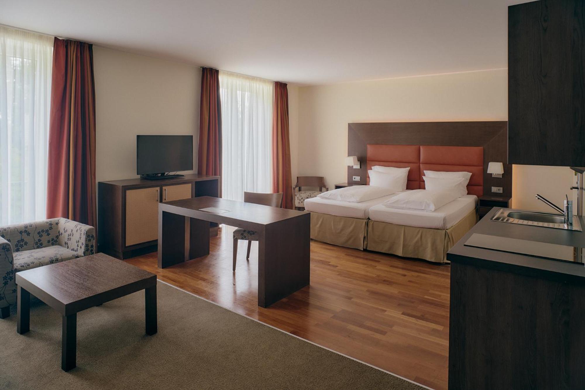 Hotel apartamentowy Am Golfclub Treudelberg *